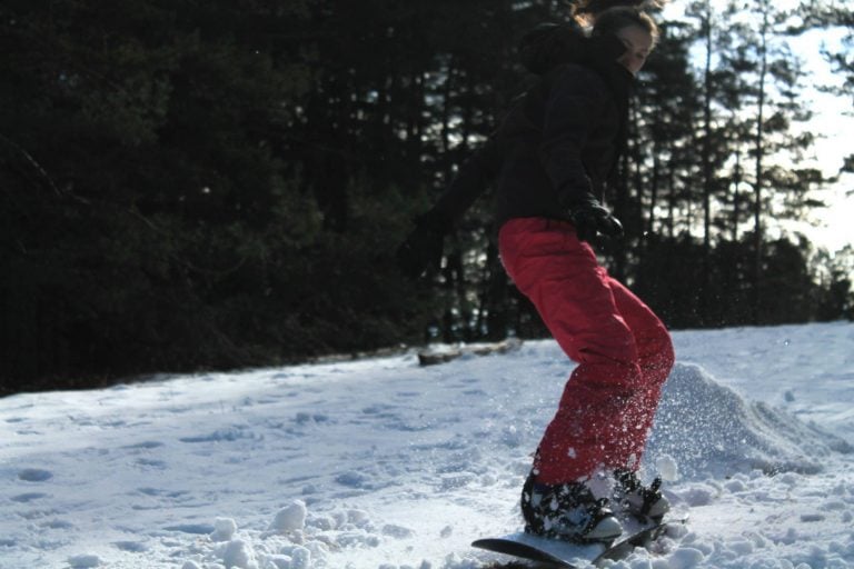 Maria Snowboarding