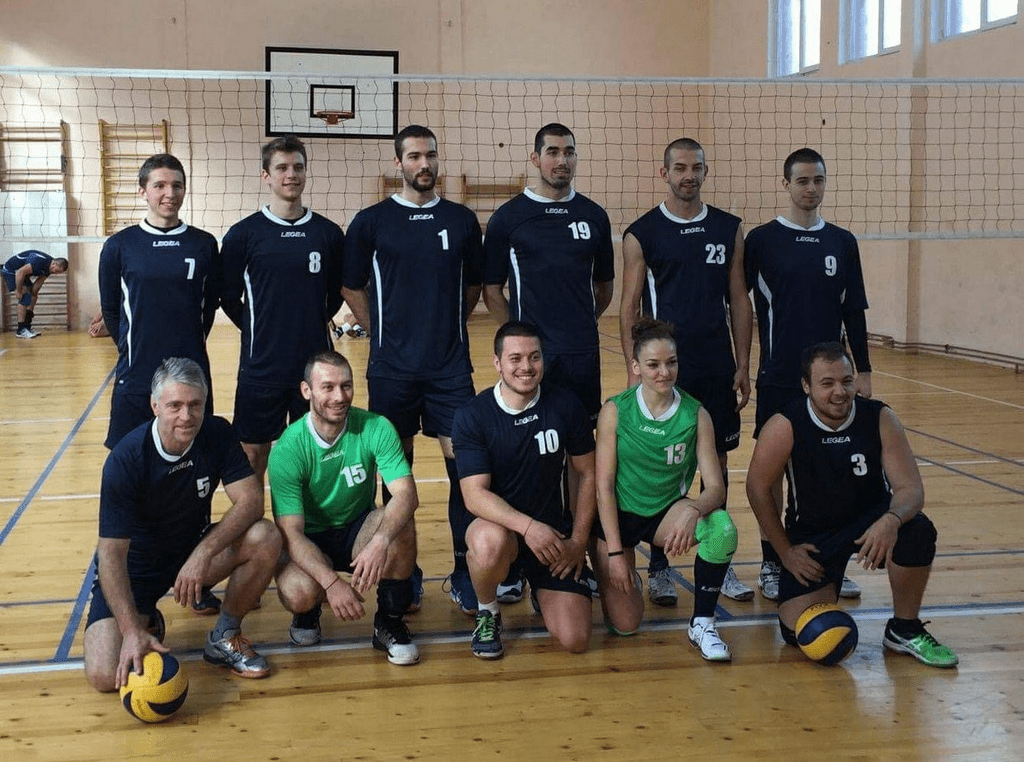 Atanas and the Volleyball Team FastComet